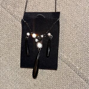 Chic Black and Silver Teardrop Necklace